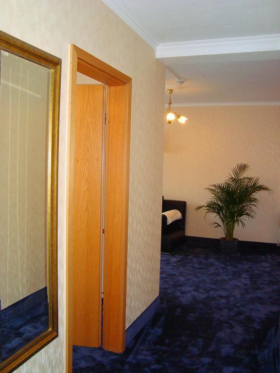 Hotel Zum Goldenen Hirsch Sankt Kilian Exteriör bild