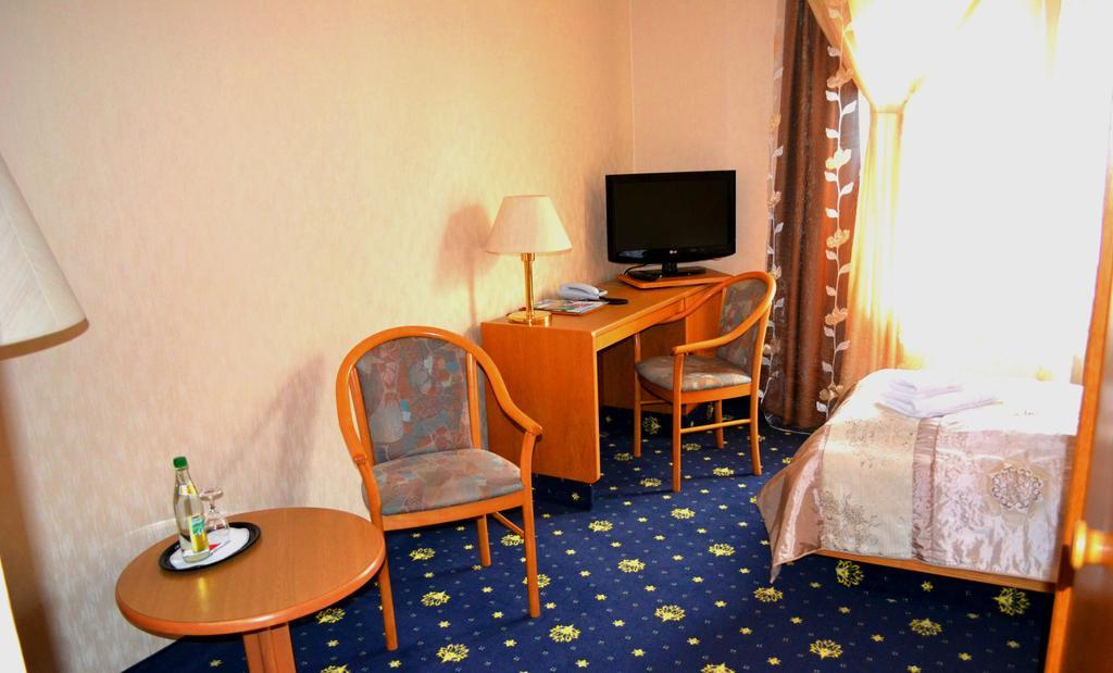 Hotel Zum Goldenen Hirsch Sankt Kilian Rum bild