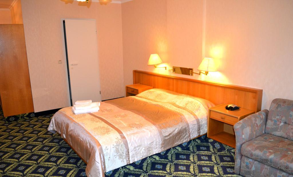 Hotel Zum Goldenen Hirsch Sankt Kilian Rum bild