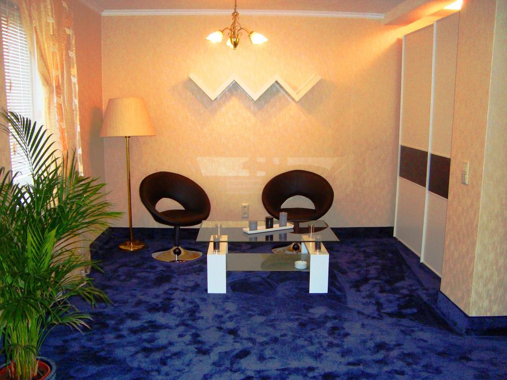 Hotel Zum Goldenen Hirsch Sankt Kilian Rum bild